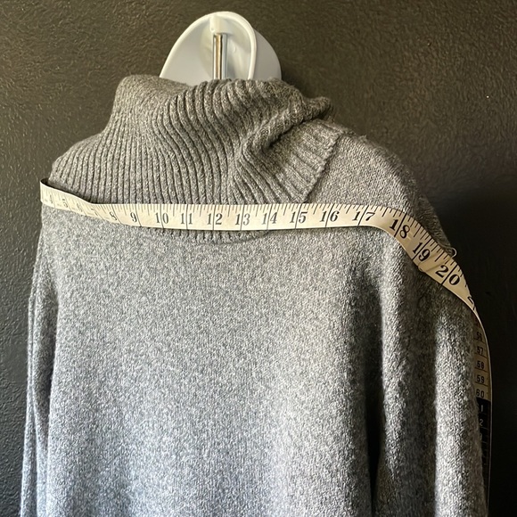 Grey sweater - Picture 6 of 8